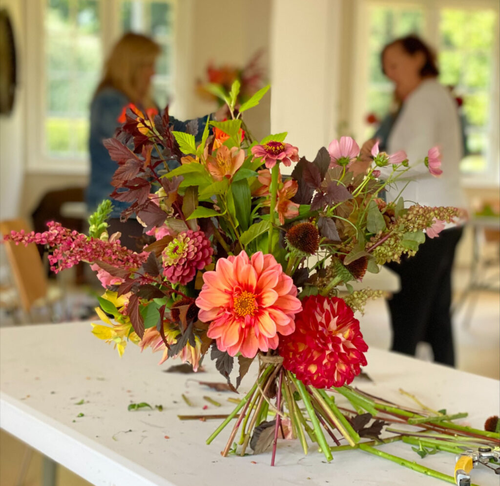 Join the Crafty Gardeners for a hand-tied bouquet making floristry workshop with freshly cut British flowers.